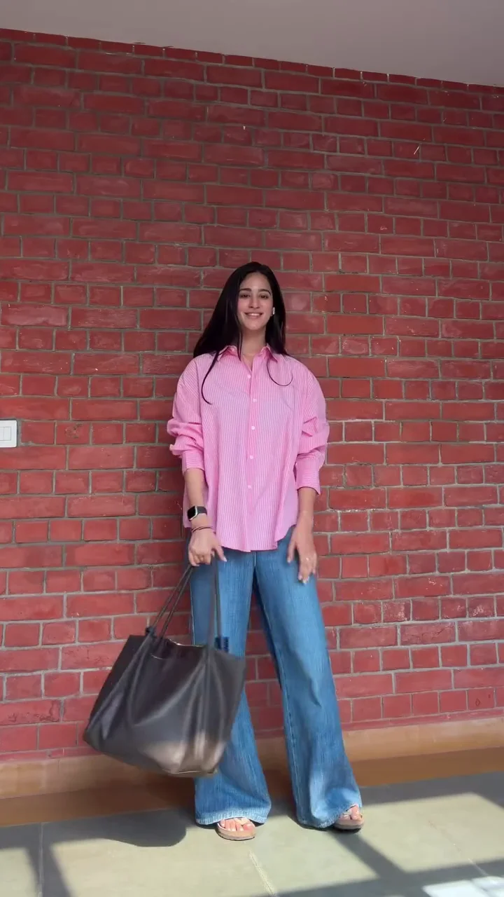 💗✨ Candy Pink Striped Oversized Shirt – Effortless Everyday Chic 👖🌸