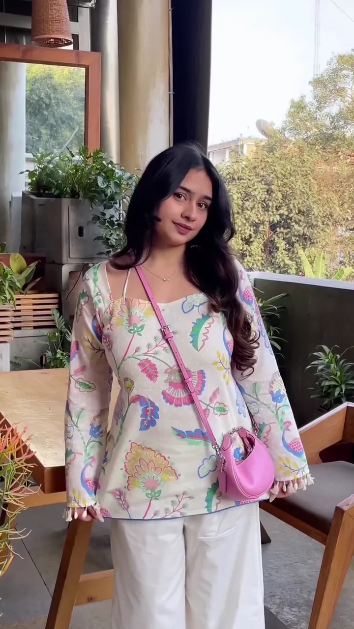 🌸✨ Pastel Floral Printed Summer Top – Soft Girl Aesthetic Everyday Wear 💕🌿