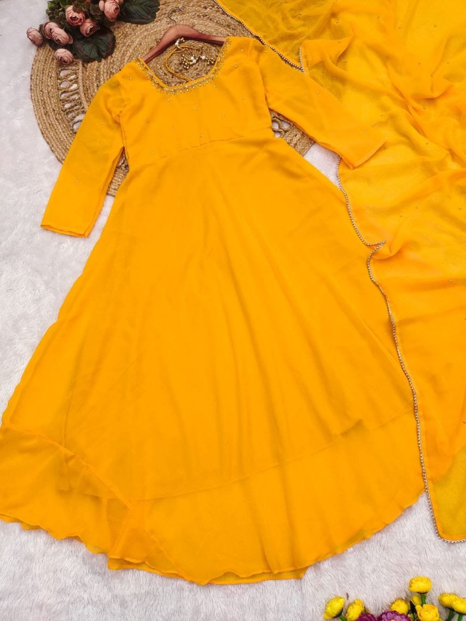 *SANVI SUIT SET 💛✨*