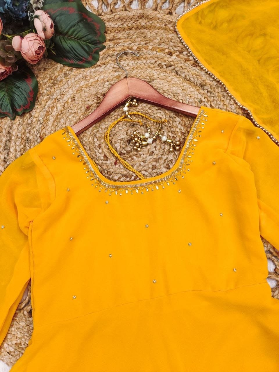 *SANVI SUIT SET 💛✨*