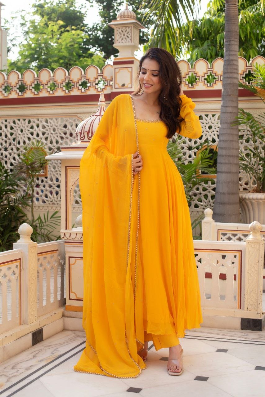 SANVI SUIT SET 💛✨