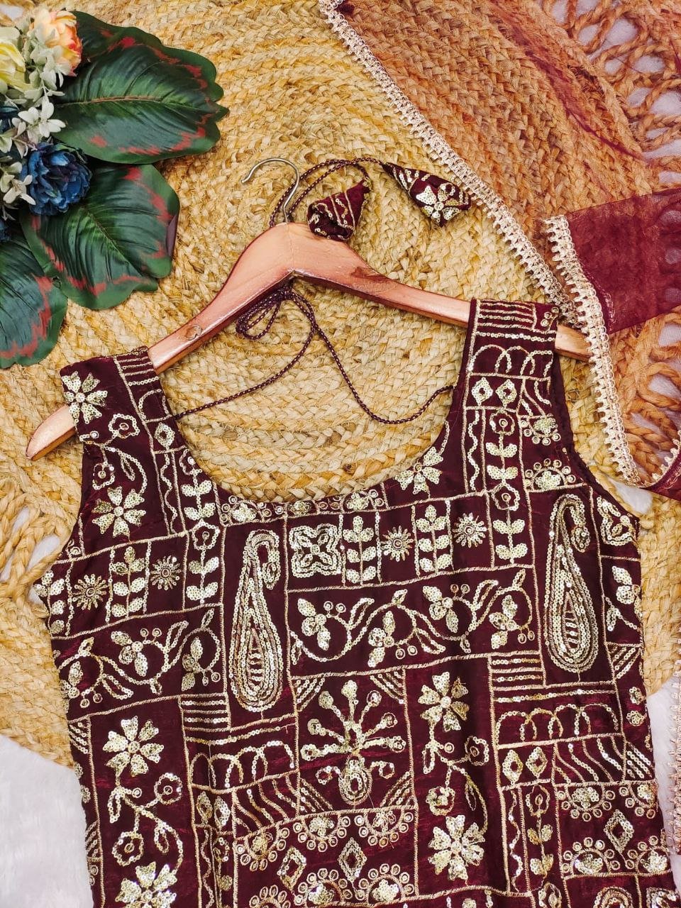 *SAAVI MARRON ✨️♥️*
