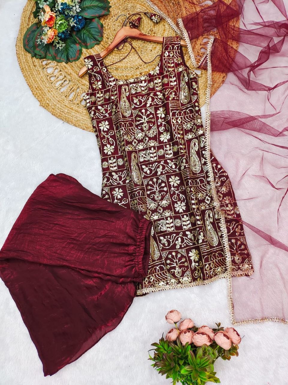 *SAAVI MARRON ✨️♥️*