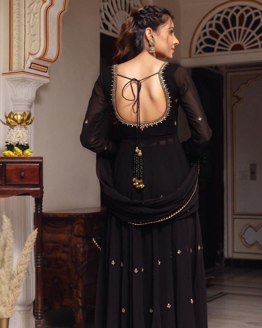 *BLACK HANDWORK ANARKALI 🖤💛✨*